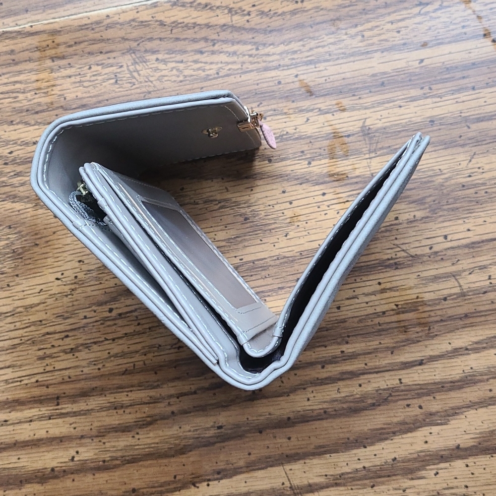 Wallet - Picture 3 of 3